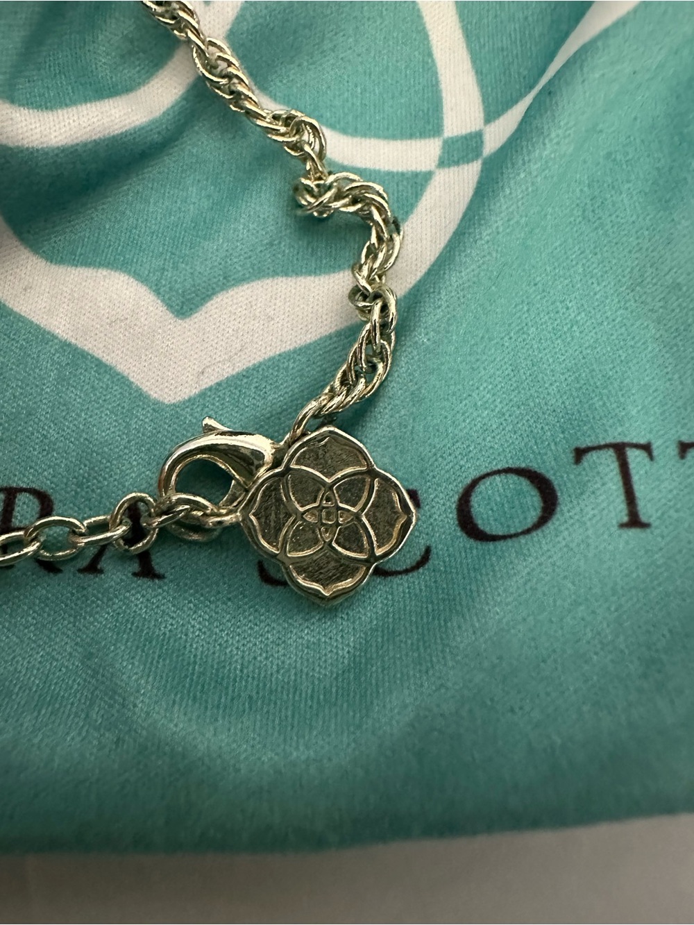 KENDRA SCOTT Rayne Tassel Necklace Light Gold - Picture 6 of 7